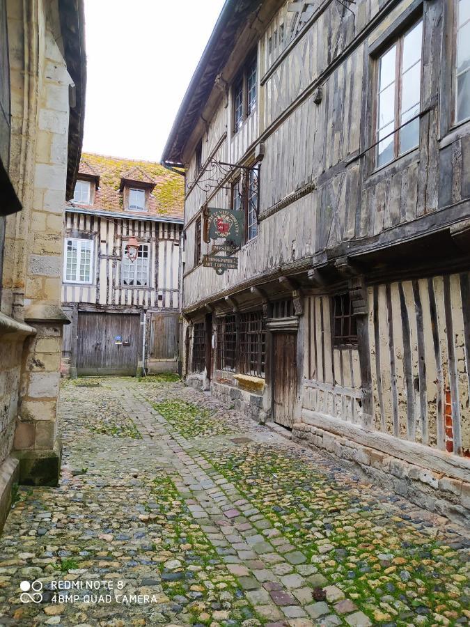 Bel Appartement A Honfleur Exterior photo